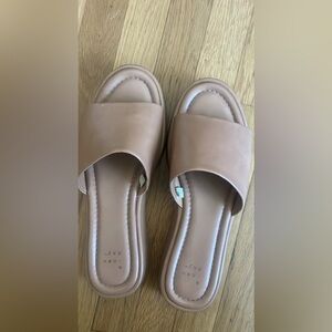 tan a New Day flatform sandals